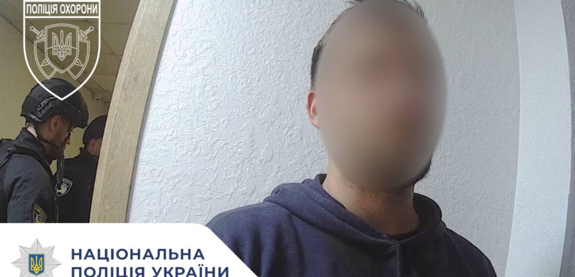 Бійка у пабі та спроба підкупу поліцейських: на Прикарпатті затримали двох чоловіків