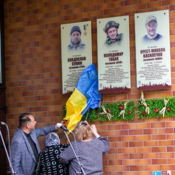 В Івано-Франківську відкрили анотаційну дошку полеглому Герою України Владиславу Сенюку