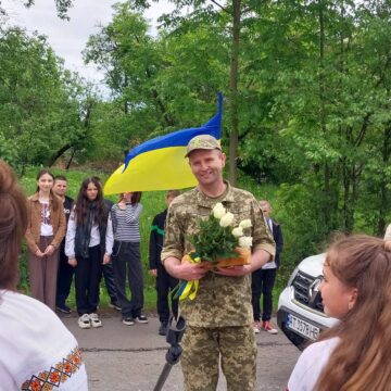Коршівська громада урочисто зустріла звільненого з полону прикордонника Володимира Бойчука (ФОТО)