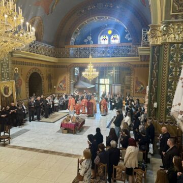 День Героїв у Калуші: громада об’єдналася у спільній молитві за живих і полеглих Захисників
