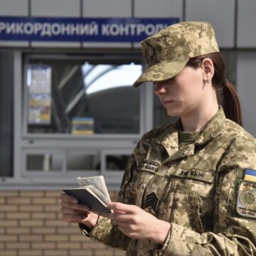 За минулу добу західні кордони України перетнули 73 тисячі осіб