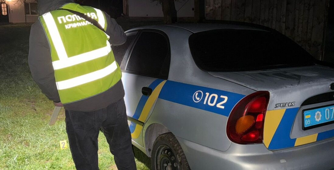 На Прикарпатті поліцейські застосували зброю під час затримання На Прикарпатті поліцейські застосували зброю під час затримання