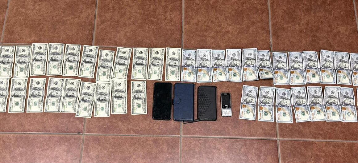 Тримання під вартою терміном 60 діб, з правом внесення застави у розмірі 530 тисяч гривень кожному – так закінчилась чергова спроба переправлення ухилянта за кордон