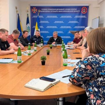 У Франківську відновлюють газопостачання у будинку, пошкодженому внаслідок ворожої атаки