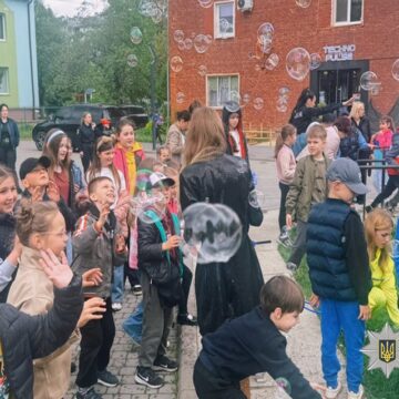 У Долині поліцейські організували особливий захід для дітей, чиї батьки загинули або вважаються безвісти зниклими