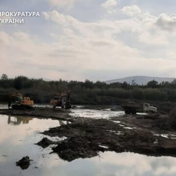Загроза для екосистеми гірської річки: на Прикарпатті прокуратура вимагає зупинити діяльність підприємства з видобутку гравію