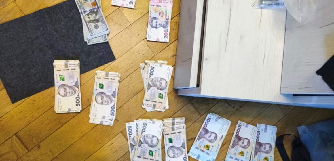 Секс-бізнес «на дистанційці»: на Прикарпатті повідомили про підозру двом сутенеркам з Львівщини