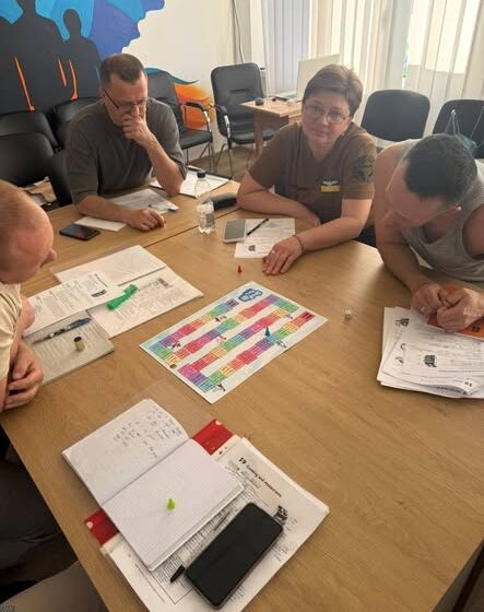 У ветеранському просторі «Ветеран ПРО» ветерани та їхні рідні вивчають англійську мову
