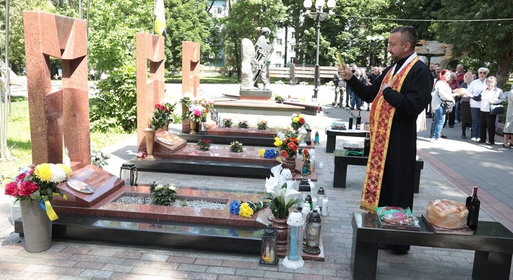 В Івано-Франківську вшанували правоохоронців, які загинули під Слов’янськом