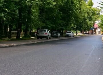 Новий асфальт, пониження, розширені зупинки, оновлені люки і решітки: на вулиці Чорновола великі зміни Новий асфальт, пониження, розширені зупинки, оновлені люки і решітки: на вулиці Чорновола великі зміни