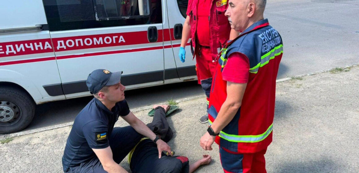 Офіцер-рятувальник громади надав допомогу чоловікові, який раптово знепритомнів Офіцер-рятувальник громади надав допомогу чоловікові, який раптово знепритомнів