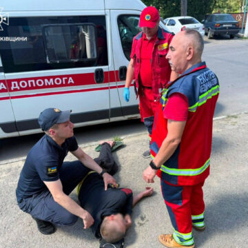 Офіцер-рятувальник громади надав допомогу чоловікові, який раптово знепритомнів Офіцер-рятувальник громади надав допомогу чоловікові, який раптово знепритомнів