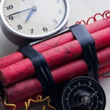 На Тисмениччині поліція вилучила саморобну вибухівку — пристрій стояв у бойовому стані в коридорі