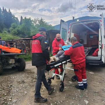 У Карпатах знову травмувалась туристка: постраждалу евакуювали рятувальники