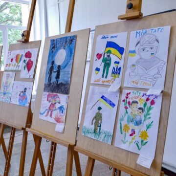 П’ятдесят малюнків про татів — у Калуші відкрили виставку-фестиваль до Дня батька П’ятдесят малюнків про татів — у Калуші відкрили виставку-фестиваль до Дня батька
