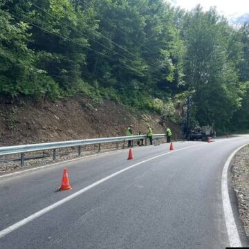 На Прикарпатті цього тижня ремонтують дороги у кількох районах — де саме працює техніка На Прикарпатті цього тижня ремонтують дороги у кількох районах — де саме працює техніка