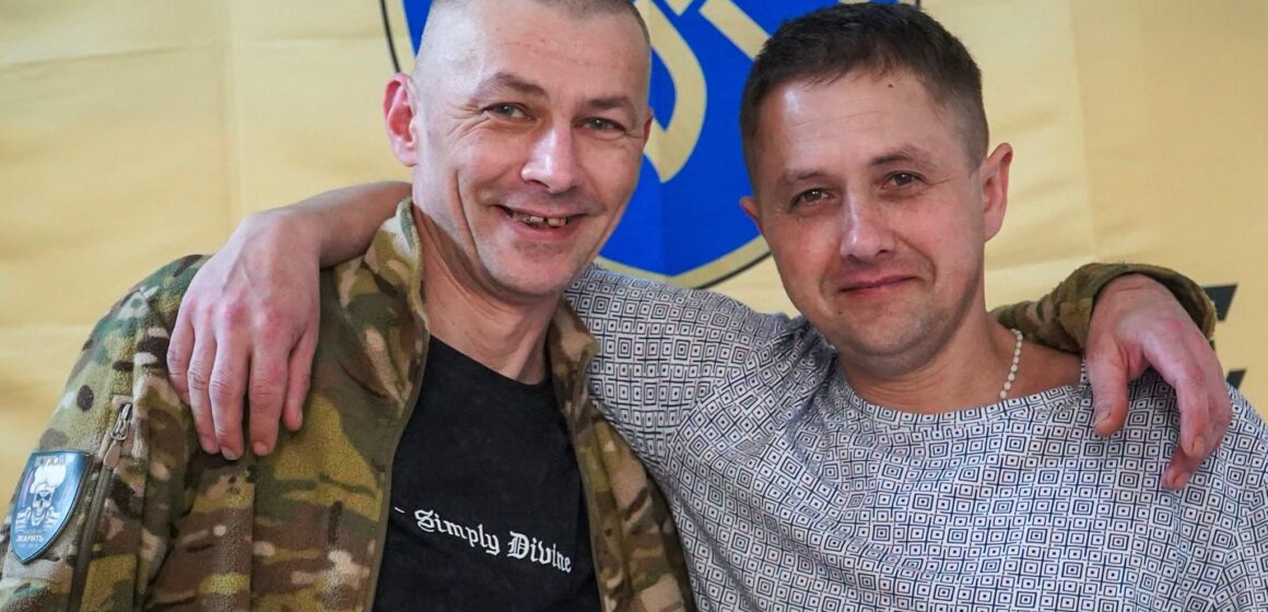 Понад 10 місяців на позиціях: як франківець та луганчанин коригували вогонь в оточенні Понад 10 місяців на позиціях: як франківець та луганчанин коригували вогонь в оточенні