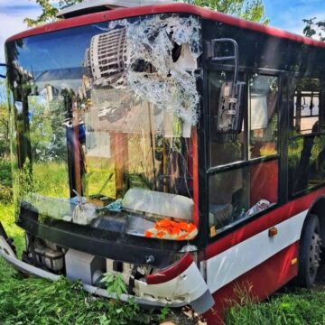 У Франківську розшукують свідків ДТП, під час якої автобус злетів у кювет У Франківську розшукують свідків ДТП, під час якої автобус злетів у кювет