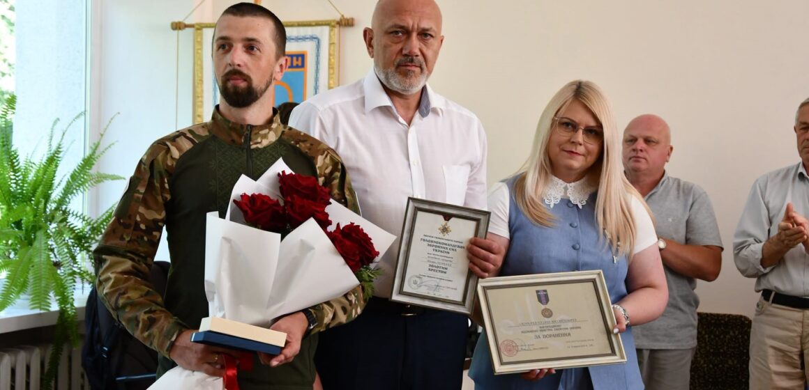 Захисника Назара Скорбача з Рогатинщини відзначили «Золотим хрестом» та нагородою «За поранення» Захисника Назара Скорбача з Рогатинщини відзначили «Золотим хрестом» та нагородою «За поранення»