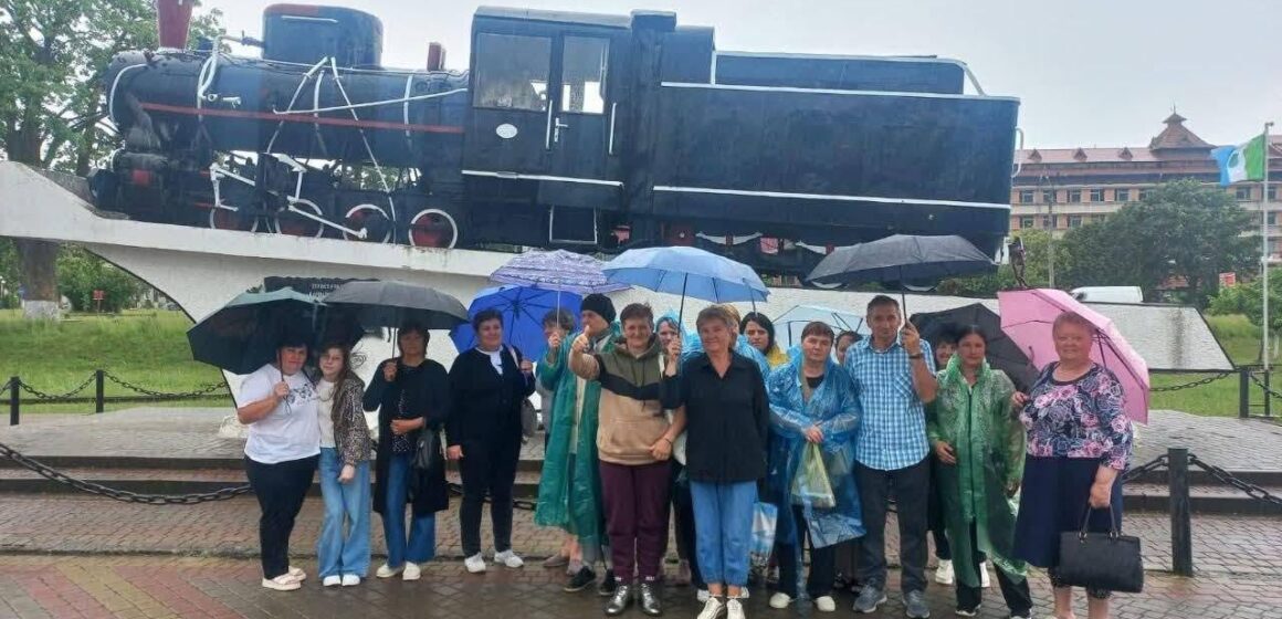 Родини захисників із Войнилівської та Брошнів-Осадської громад здійснили мандрівку Карпатами в межах проєкту «Турбота про родину Героя» Родини захисників із Войнилівської та Брошнів-Осадської громад здійснили мандрівку Карпатами в межах проєкту «Турбота про родину Героя»