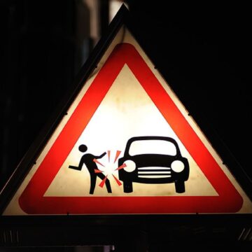 Іноземець знепритомнів за кермом у Делятині і збив на смерть перехожого