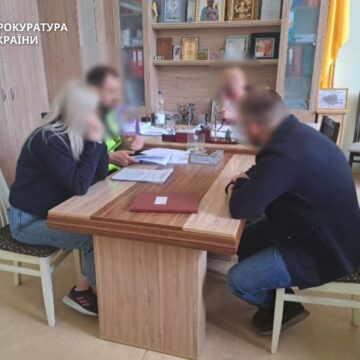 Махінації із медичними послугами на понад 2 млн гривень у лікарні Івано-Франківська – прокурори повідомили про підозру директорці медзакладу 