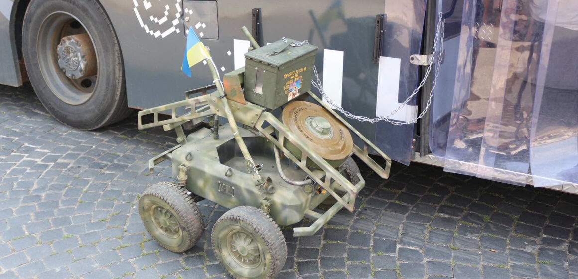 У центрі Коломиї діє мобільна школа FPV У центрі Коломиї діє мобільна школа FPV