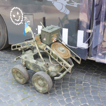 У центрі Коломиї діє мобільна школа FPV У центрі Коломиї діє мобільна школа FPV