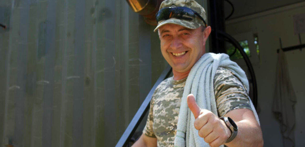 “Важливо, щоб наші військовослужбовці після важких днів могли просто помитися” – історія молодшого сержанта “Банщика” “Важливо, щоб наші військовослужбовці після важких днів могли просто помитися” – історія молодшого сержанта “Банщика”