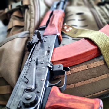 Знайшов мішок зі зброєю на фронті: на Рогатинщині чоловіка судили за незаконний збут зброї Знайшов мішок зі зброєю на фронті: на Рогатинщині чоловіка судили за незаконний збут зброї