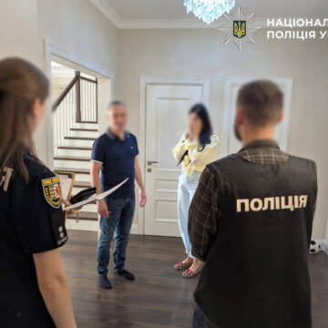 Опікунів поменшає: ще 82 особи отримали підозри Опікунів поменшає: ще 82 особи отримали підозри