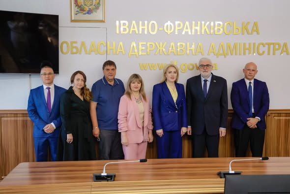 Прикарпаття відвідав Надзвичайний і Повноважний Посол Словацької Республіки в Україні Прикарпаття відвідав Надзвичайний і Повноважний Посол Словацької Республіки в Україні