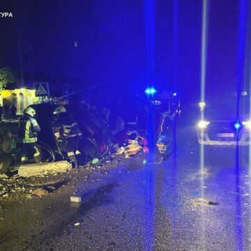 Львівщина у скорботі: троє неповнолітніх загиблих, двоє іменинників серед пасажирів та втеча з місця ДТП Львівщина у скорботі: троє неповнолітніх загиблих, двоє іменинників серед пасажирів та втеча з місця ДТП