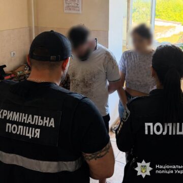У Богородчанах і Яремчі правоохоронці розкрили дві наркосхеми — психотропи йшли поштою і через «закладки» У Богородчанах і Яремчі правоохоронці розкрили дві наркосхеми — психотропи йшли поштою і через «закладки»