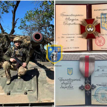 Військового із села Бортники відзначили двома почесними нагородами