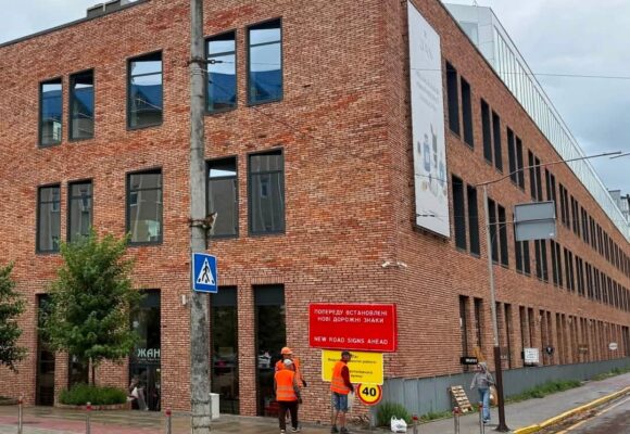 У Івано-Франківську розпочали реконструкцію частини вулиці Андрія Мельника