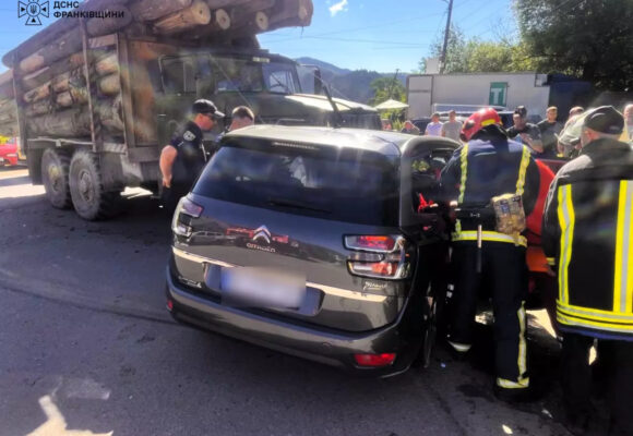 На Верховинщині рятувальники деблокували постраждалу внаслідок ДТП