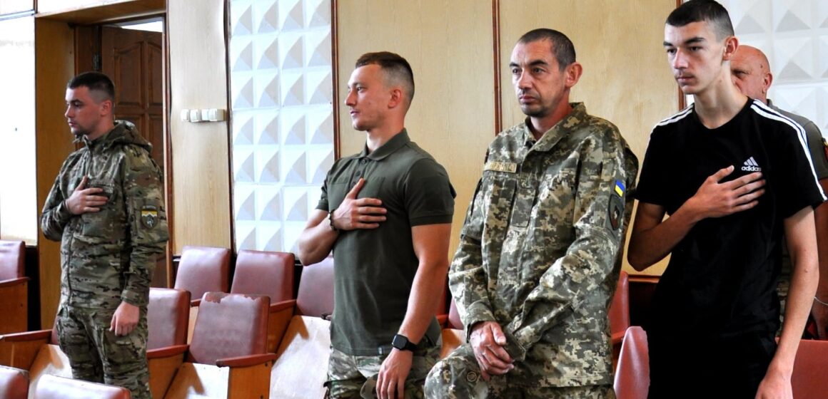 Крізь полон та невідомість: у Богородчанах нагородили захисників, які пройшли найтяжчі випробовування війни (ФОТО) Крізь полон та невідомість: у Богородчанах нагородили захисників, які пройшли найтяжчі випробовування війни (ФОТО)