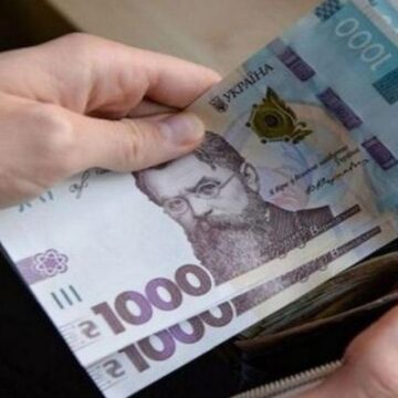 На Калущині чоловік приїхав збирати металобрухт і вкрав 41 тисячу в чужому будинку