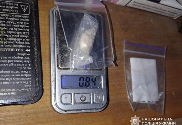 Двох коломиян та долинянина викрили на незаконному обігу психотропів