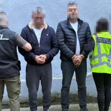 Двох мешканців Прикарпаття засудили за організацію та сприяння у незаконному переправленні осіб через державний кордон Двох мешканців Прикарпаття засудили за організацію та сприяння у незаконному переправленні осіб через державний кордон