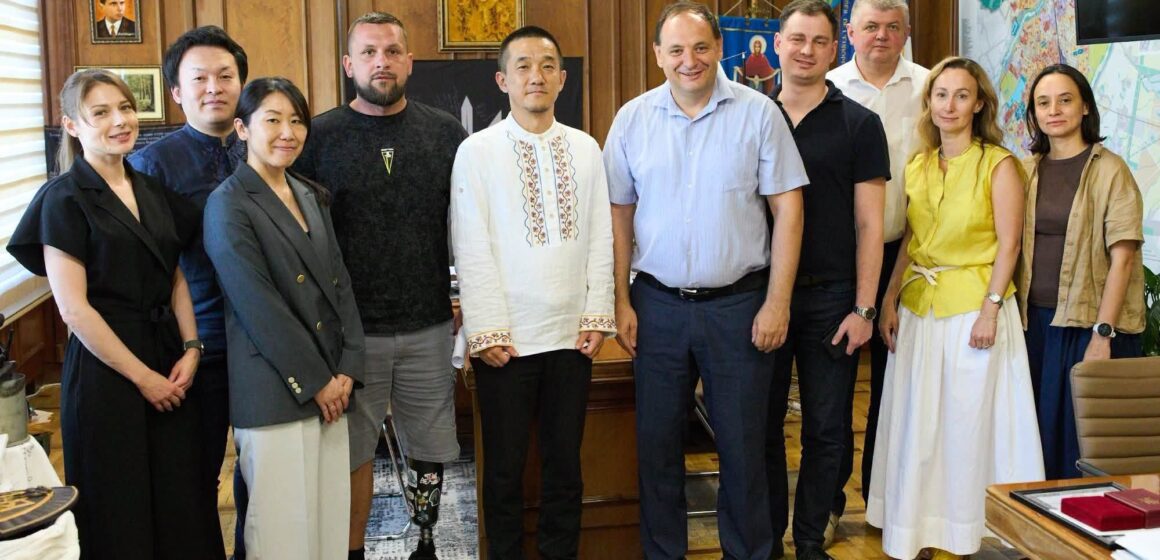 Реабілітація, адаптивний спорт та підтримка ветеранів з порушеннями зору: Франківськ відвідала делегація з Японії