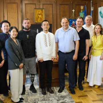 Реабілітація, адаптивний спорт та підтримка ветеранів з порушеннями зору: Франківськ відвідала делегація з Японії Реабілітація, адаптивний спорт та підтримка ветеранів з порушеннями зору: Франківськ відвідала делегація з Японії