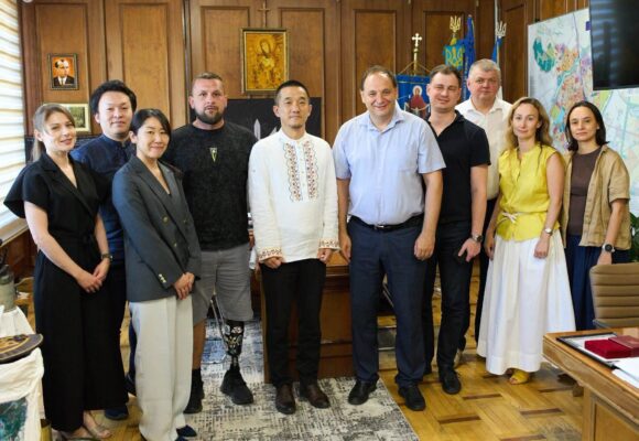 Реабілітація, адаптивний спорт та підтримка ветеранів з порушеннями зору: Франківськ відвідала делегація з Японії
