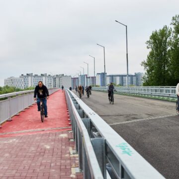 Штрафи з велосипеда та ревізія мосту: як у Франківську пройшов вівторковий комунальний ранок