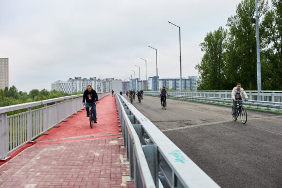 Штрафи з велосипеда та ревізія мосту: як у Франківську пройшов вівторковий комунальний ранок