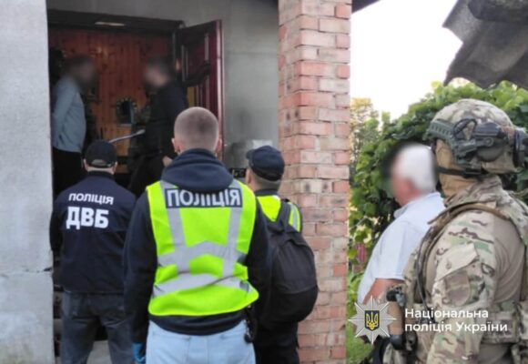 На Надвірнянщині поліцейські викрили іноземця, який організував канал збуту особливо небезпечної психотропної речовини PVP