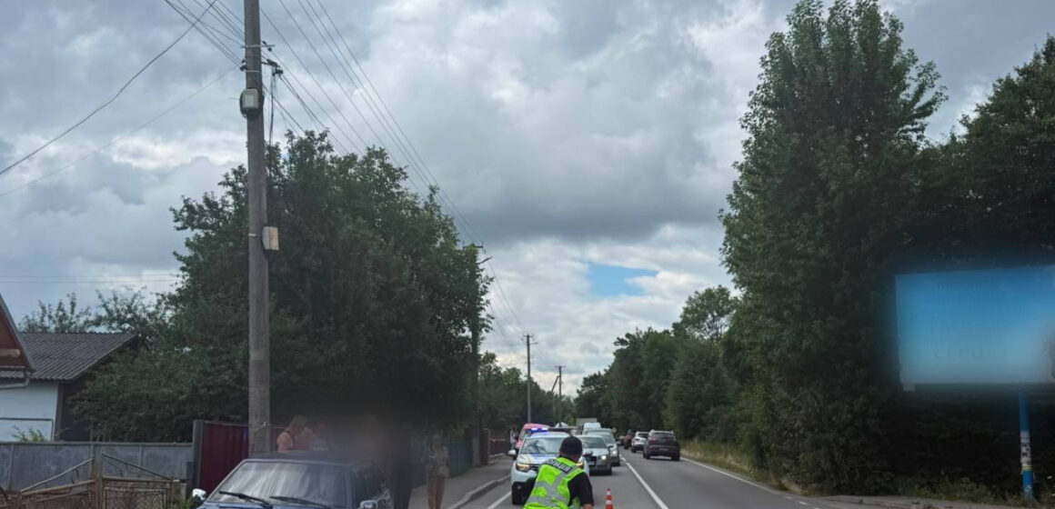 На Надвірнянщині авто збило велосипедиста