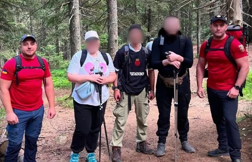 Рятувальники допомогли туристці під час мандрівки в Карпатах Рятувальники допомогли туристці під час мандрівки в Карпатах