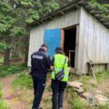 Повідомив до поліції про нібито самогубство, однак став підозрюваним у вбивстві: поліцейські Прикарпаття затримали фігуранта